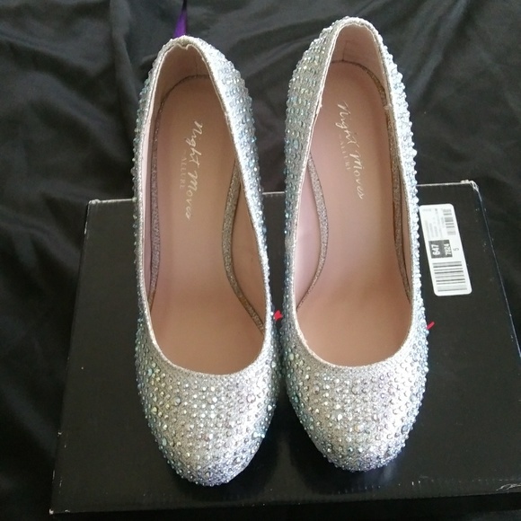 Heels - Picture 2 of 2